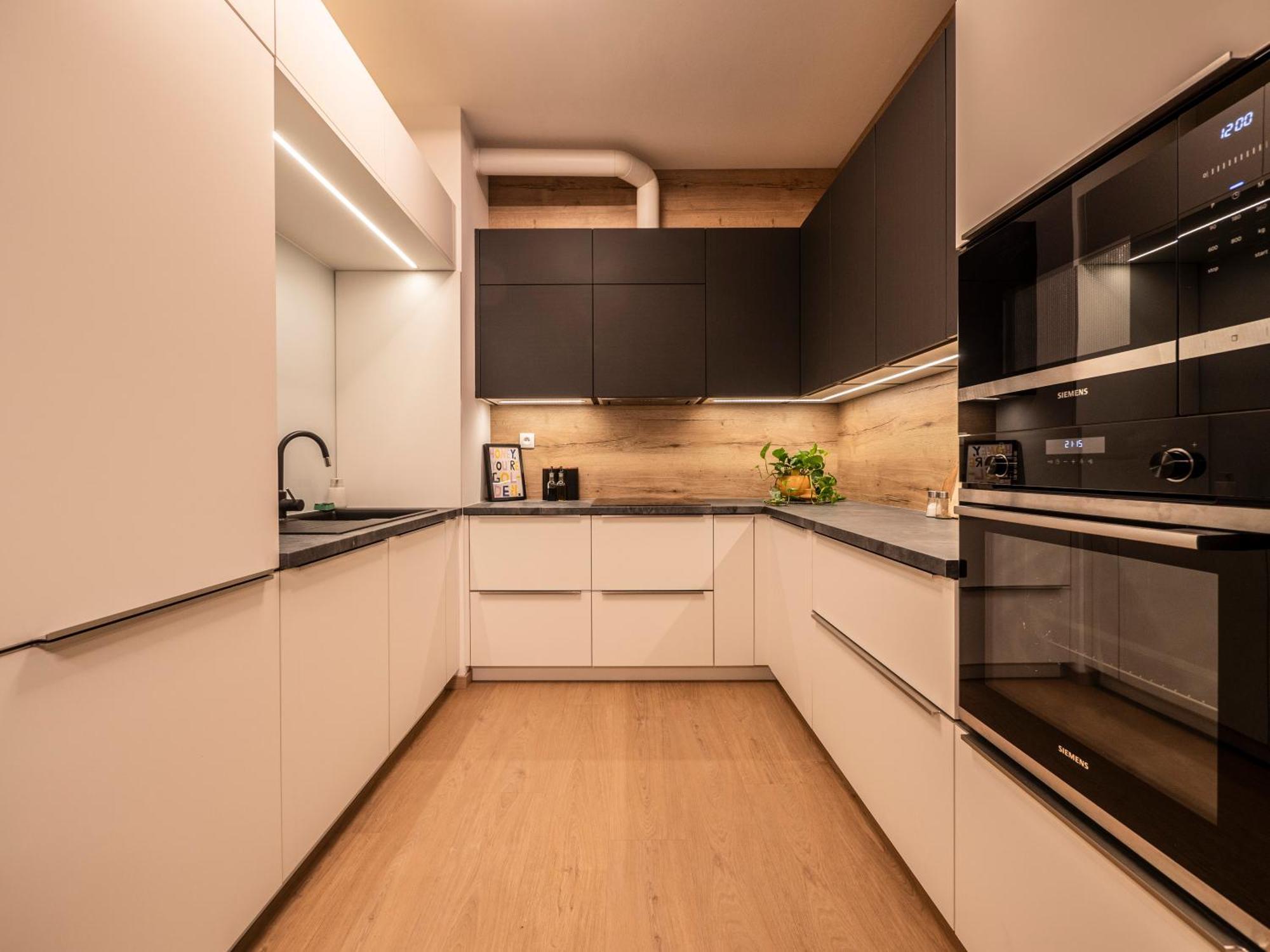 B10 Business Apartments Жилина Екстериор снимка