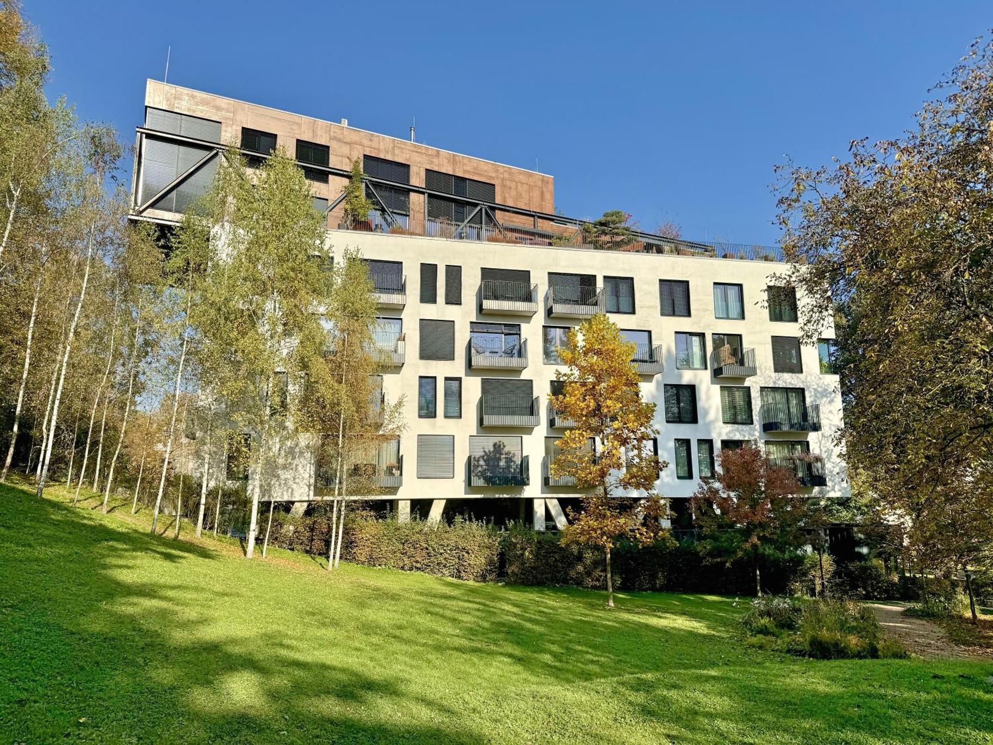 B10 Business Apartments Жилина Екстериор снимка